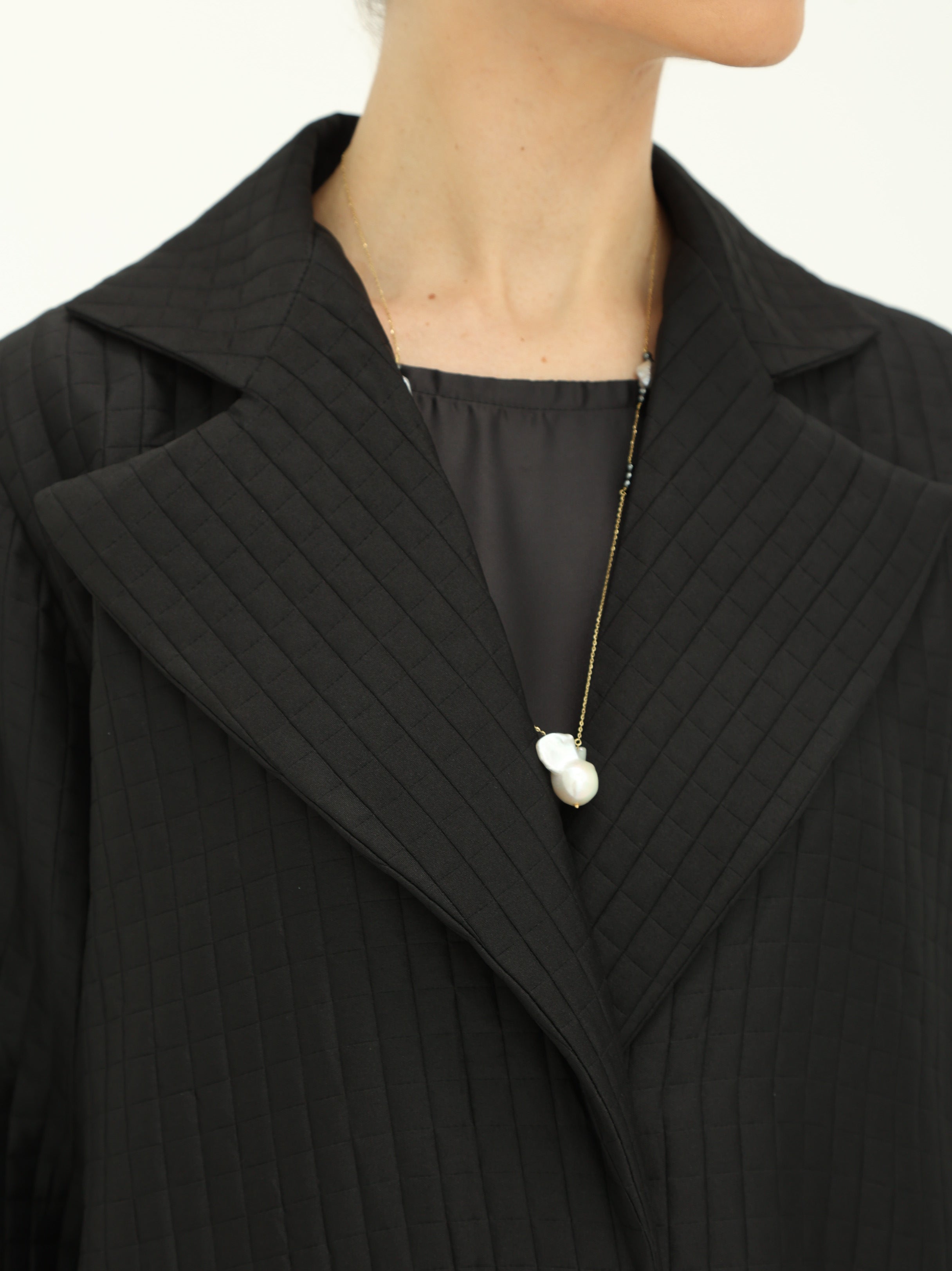Noir Grid Abaya
