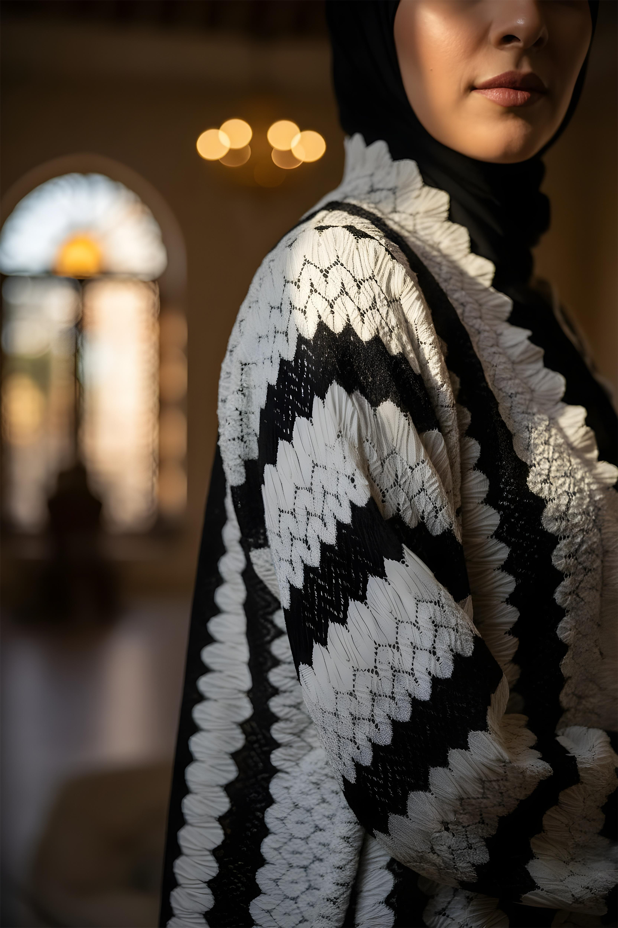 Lines Abaya